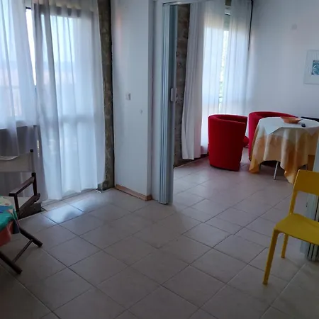 Apartment 6 Treti Mart Street 2 Floor North *